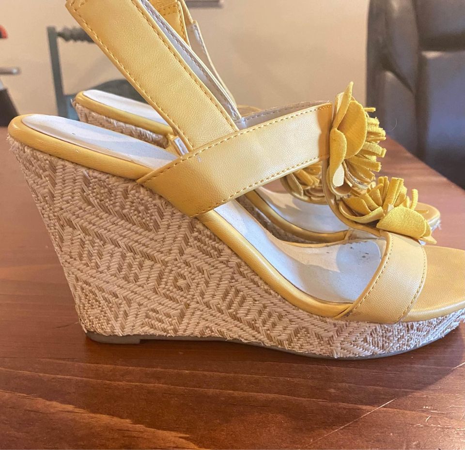 Yellow Wedge Espadrille Sandals 8