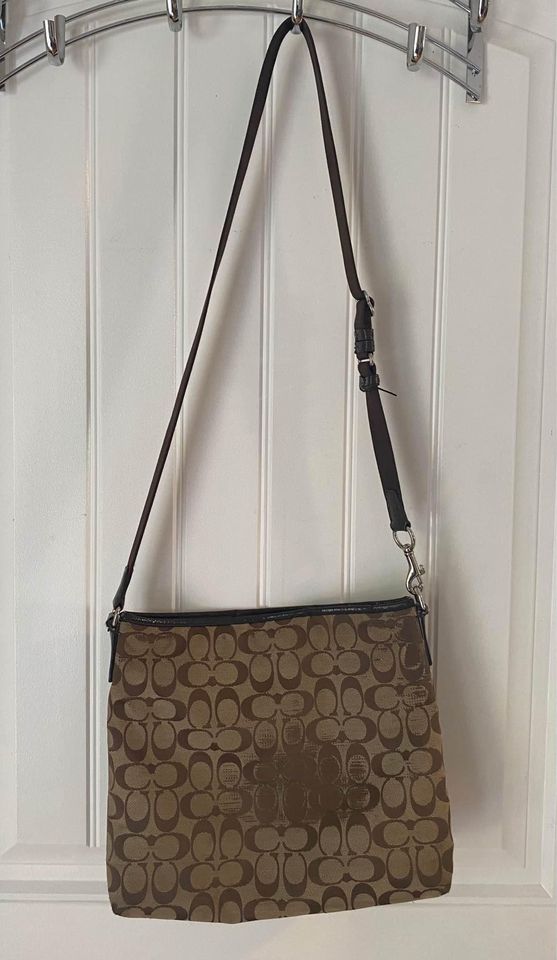 Coach Purse with Shoulder Strap Brown