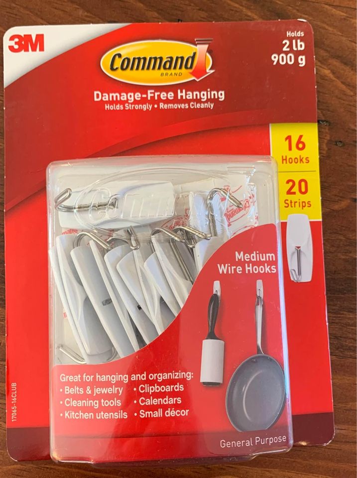 Command Medium White Hooks 16 Hooks 20 Strips